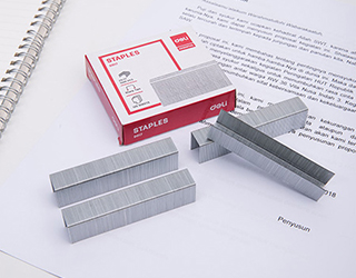 得力Deli重力型釘書針