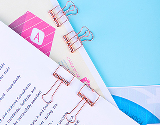 得力Deli玫瑰金簍空長尾夾